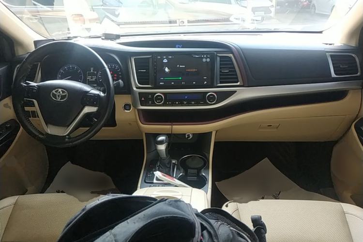 Used Toyota Highlander 2015 2.0T Four-Wheel Drive Luxury Edition 7-Seater Center Console