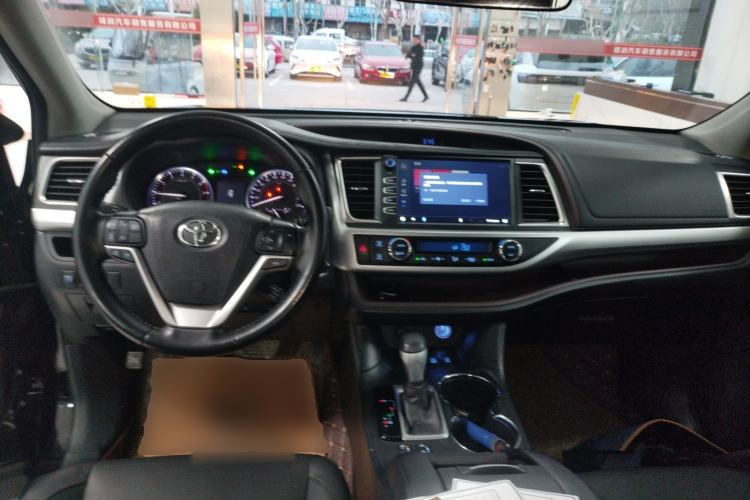 Used Toyota Highlander 2015 2.0T Four-Wheel Drive Luxury Edition 7-Seater Center Console