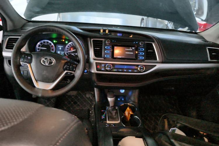 Used Toyota Highlander 2015 2.0T Four-Wheel Drive Luxury Edition 7-Seater Center Console