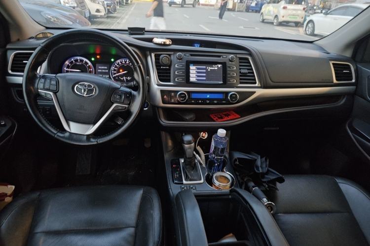 Used Toyota Highlander 2015 2.0T Four-Wheel Drive Luxury Edition 7-Seater Center Console