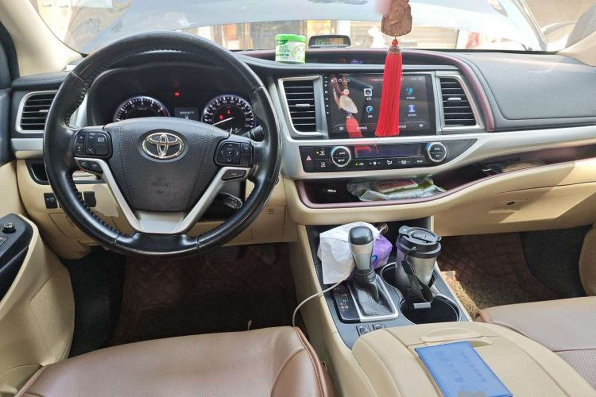 Used Toyota Highlander 2015 2.0T Four-Wheel Drive Luxury Navigation Version with 7 Seats Center Console