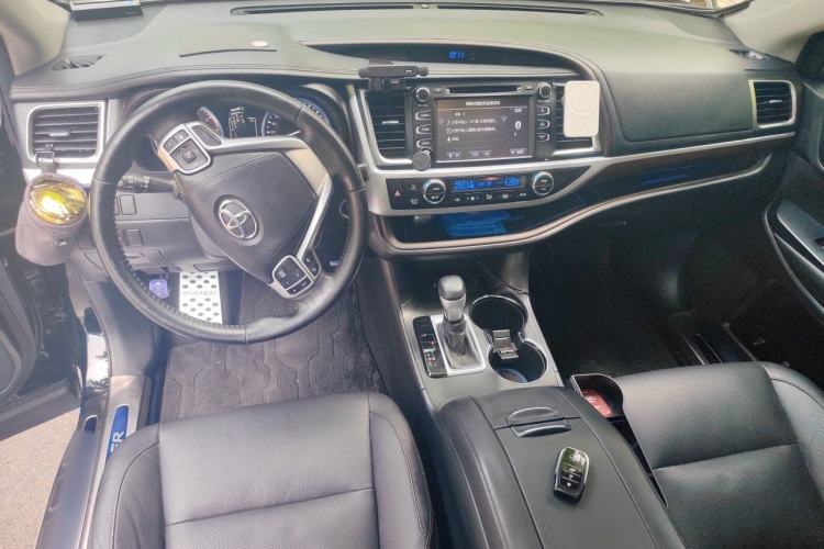 Used Toyota Highlander 2015 2.0T Four-Wheel Drive Ultimate Edition 7-Seater Center Console