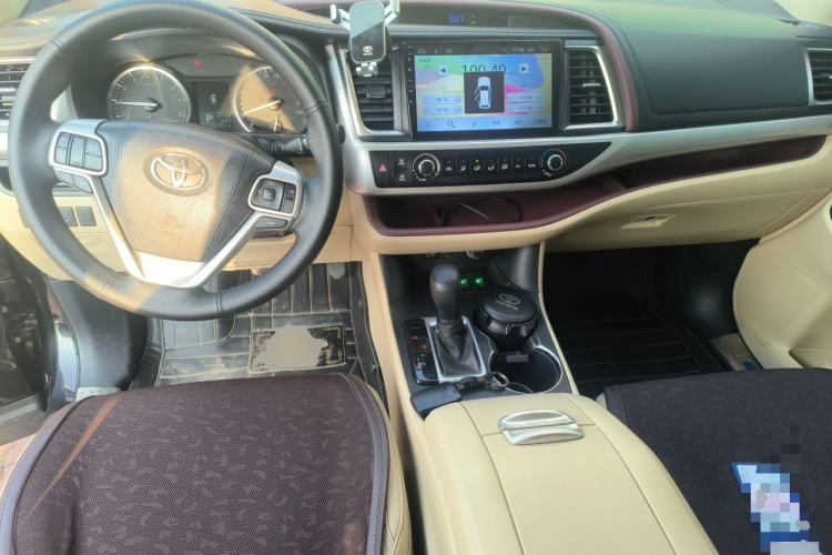 Used Toyota Highlander 2015 2.0T Two-Wheel Drive Elite Edition 7 Seats Center Console