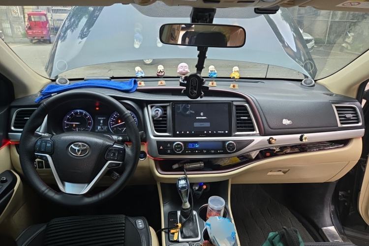 Used Toyota Highlander 2015 2.0T Four-Wheel Drive Luxury Edition 7-Seater Center Console