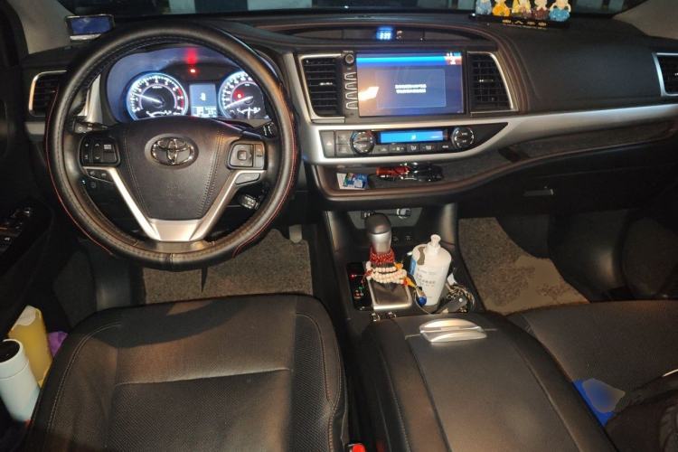 Used Toyota Highlander 2015 2.0T Four-Wheel Drive Luxury Edition 7-Seater Center Console