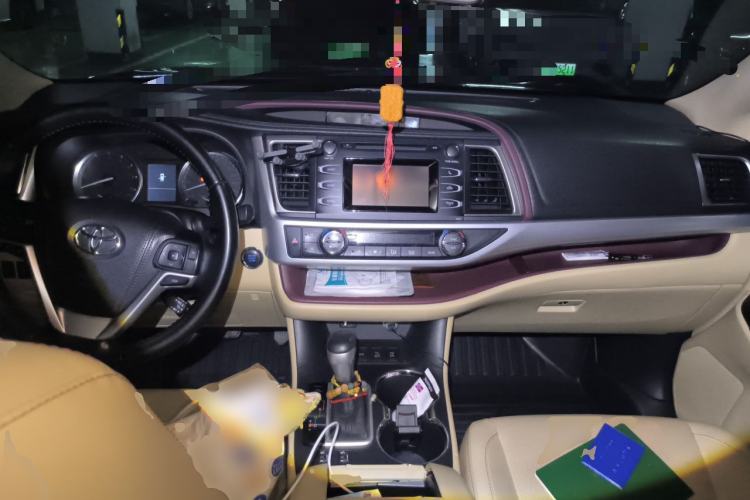 Used Toyota Highlander 2015 2.0T Four-Wheel Drive Luxury Edition 7-Seater Center Console