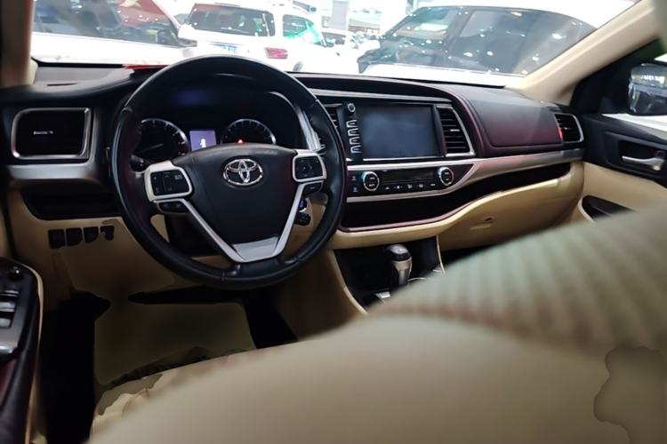 Used Toyota Highlander 2015 2.0T Four-Wheel Drive Luxury Edition 7-Seater Center Console