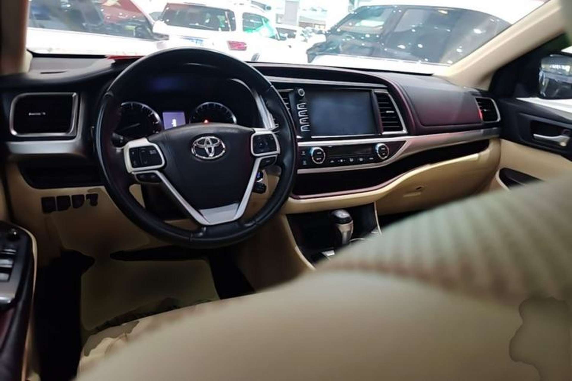 Used Toyota Highlander 2015 2.0T Four-Wheel Drive Luxury Edition 7-Seater Center Console