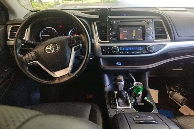Used Toyota Highlander 2015 2.0T Four-Wheel Drive Luxury Edition 7-Seater Center Console