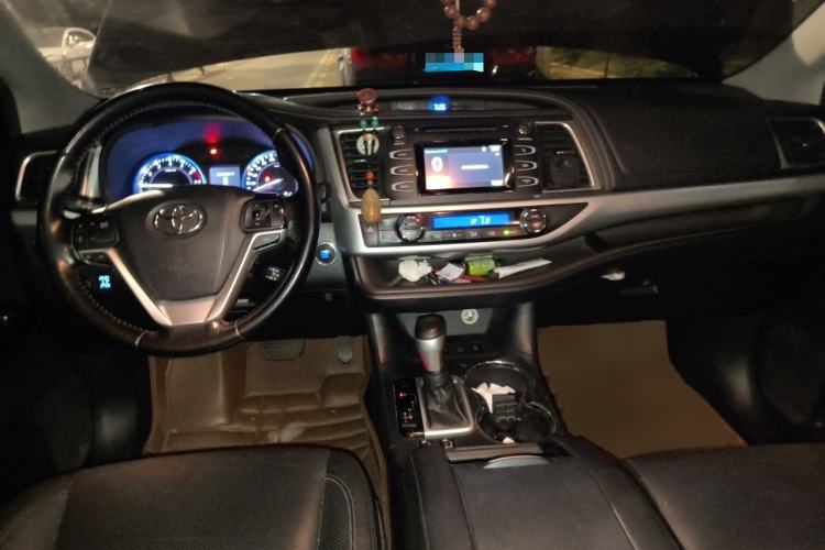 Used Toyota Highlander 2015 2.0T Four-Wheel Drive Luxury Edition 7-Seater Center Console