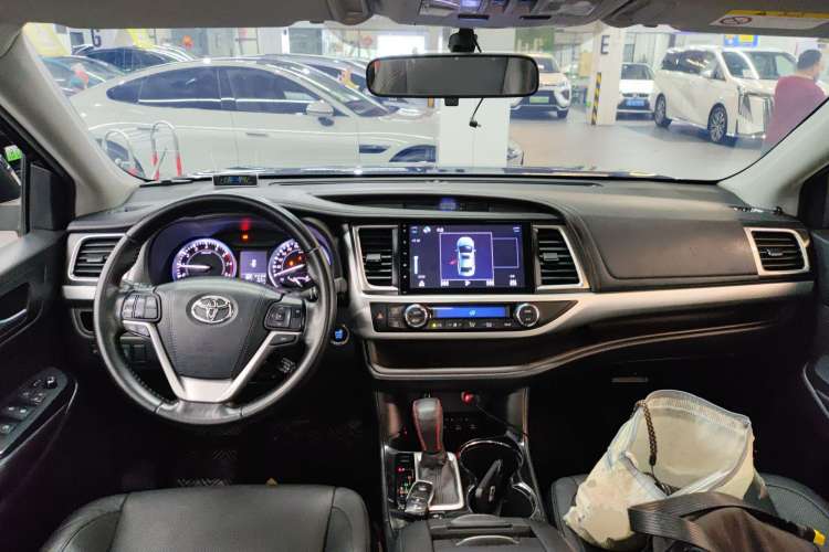 Used Toyota Highlander 2015 2.0T Four-Wheel Drive Luxury Edition 7-Seater Center Console