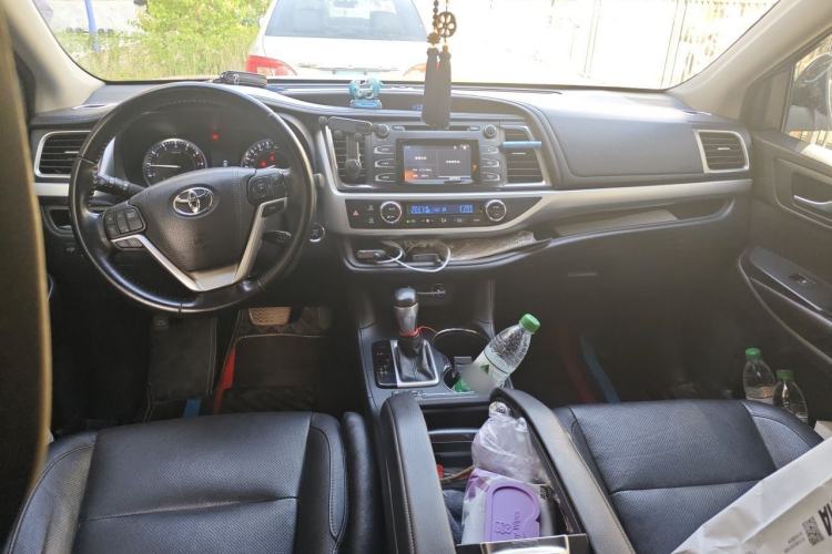 Used Toyota Highlander 2015 2.0T Four-Wheel Drive Luxury Edition 7-Seater Center Console