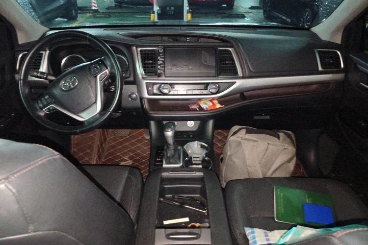 Used Toyota Highlander 2015 2.0T Four-Wheel Drive Luxury Edition 7-Seater Center Console