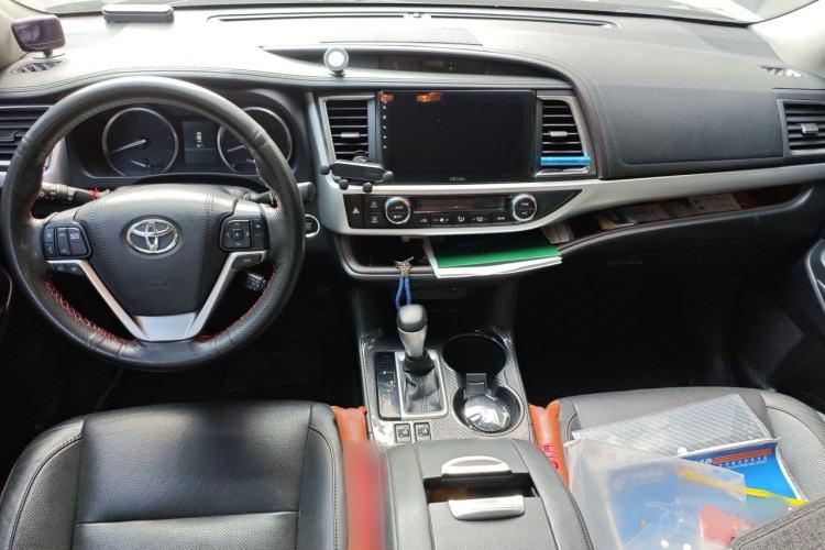 Used Toyota Highlander 2015 2.0T Four-Wheel Drive Luxury Edition 7-Seater Center Console