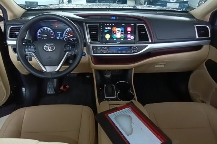 Used Toyota Highlander 2015 2.0T Four-Wheel Drive Luxury Edition 7-Seater Center Console