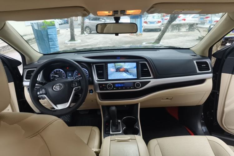 Used Toyota Highlander 2015 2.0T Four-Wheel Drive Luxury Edition 7-Seater Center Console