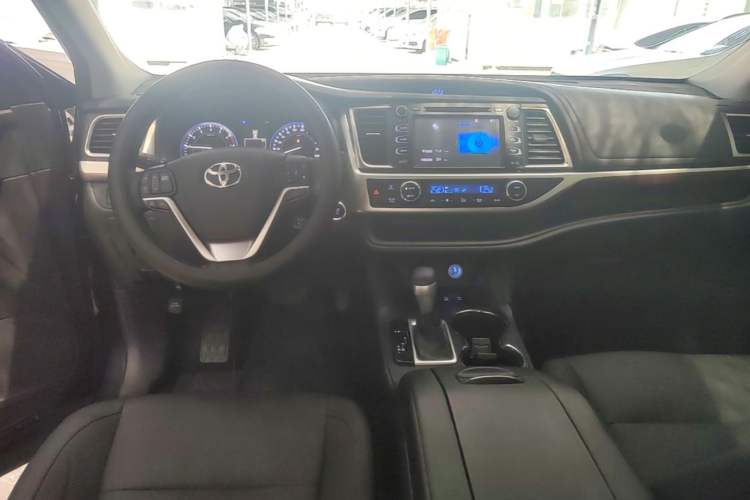 Used Toyota Highlander 2015 2.0T Four-Wheel Drive Ultimate Edition 7-Seater Center Console