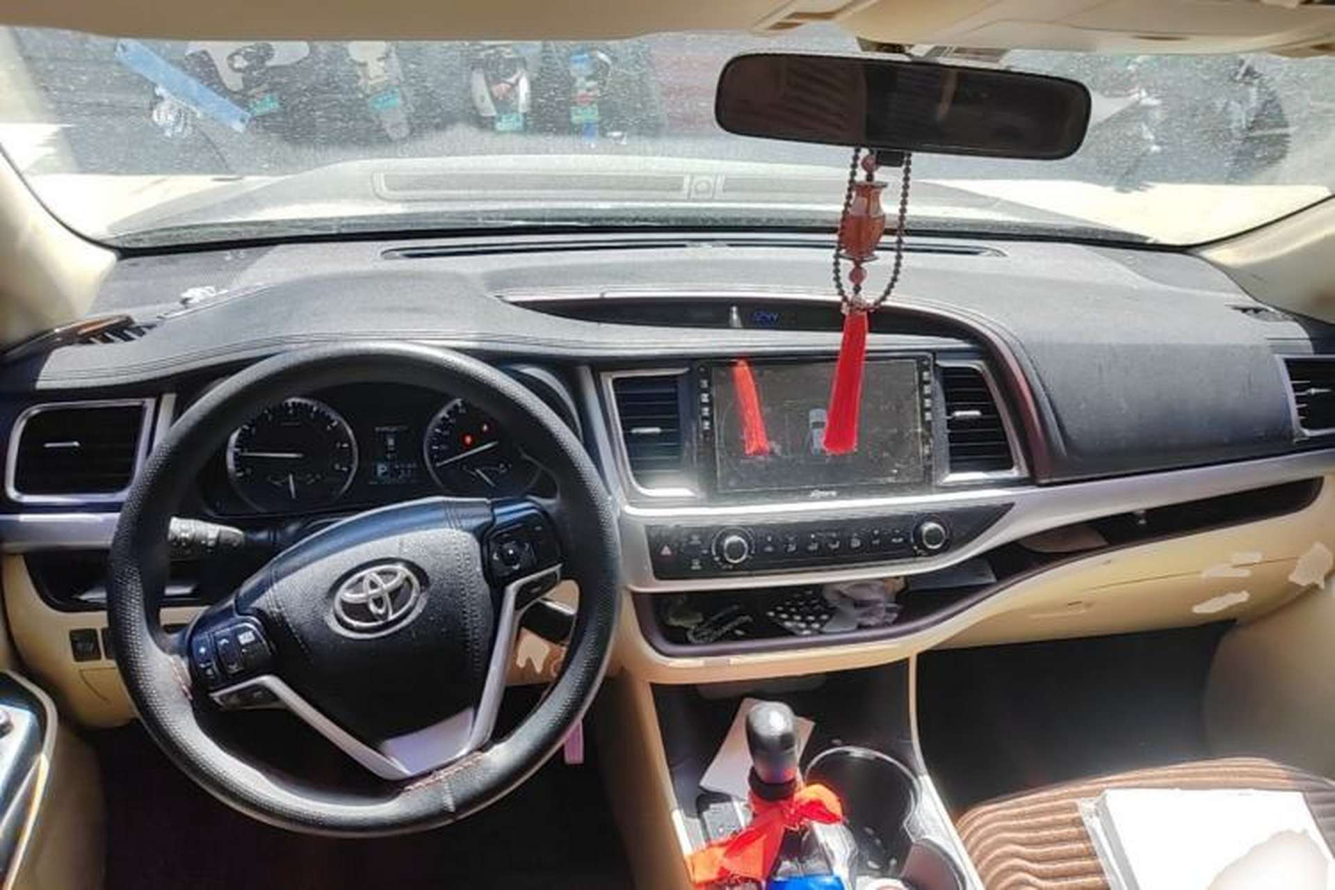Used Toyota Highlander 2015 2.0T Four-Wheel Drive Elite Edition 7-Seater Center Console