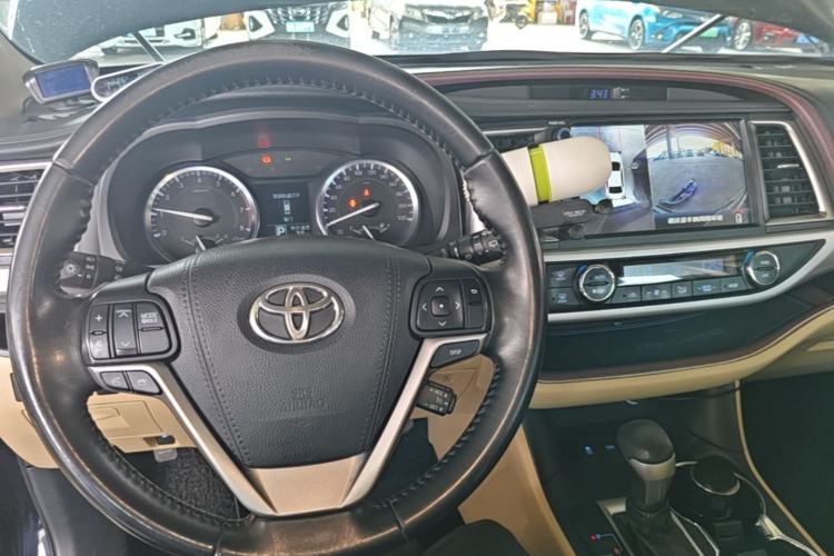 Used Toyota Highlander 2015 2.0T Four-Wheel Drive Luxury Edition 7-Seater Center Console