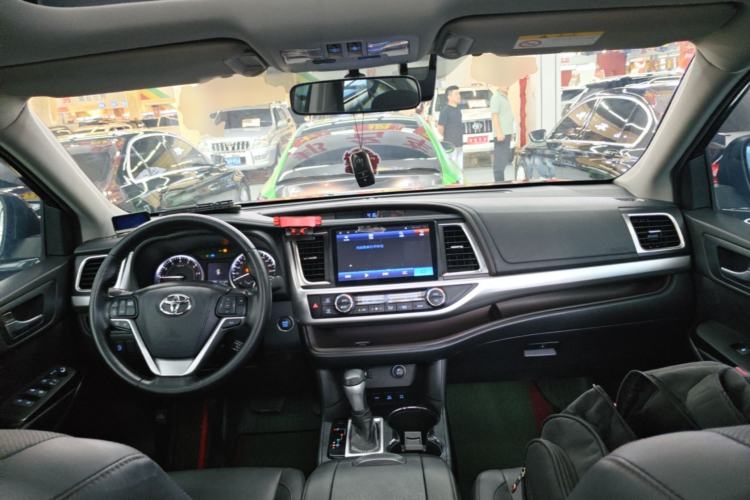Used Toyota Highlander 2015 2.0T Four-Wheel Drive Luxury Edition 7-Seater Center Console