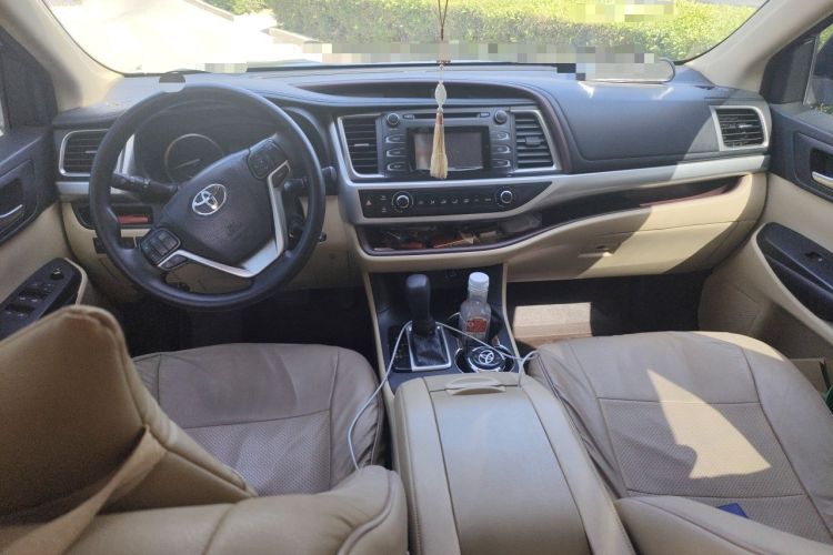 Used Toyota Highlander 2015 2.0T Four-Wheel Drive Elite Edition 7-Seater Center Console