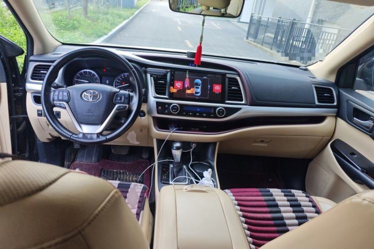 Used Toyota Highlander 2015 2.0T Four-Wheel Drive Luxury Edition 7-Seater Center Console