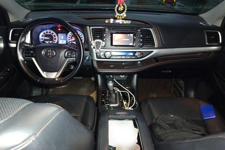 Used Toyota Highlander 2015 2.0T Four-Wheel Drive Luxury Edition 7-Seater Center Console