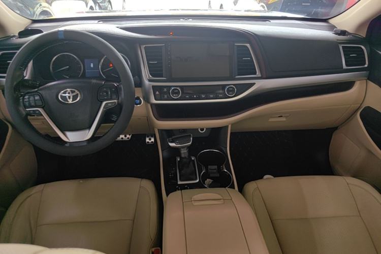 Used Toyota Highlander 2015 2.0T Four-Wheel Drive Luxury Edition 7-Seater Center Console