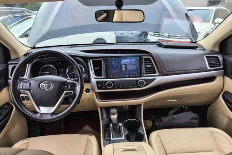 Used Toyota Highlander 2015 2.0T Four-Wheel Drive Luxury Edition 7-Seater Center Console