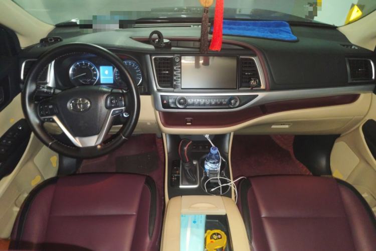Used Toyota Highlander 2015 2.0T Four-Wheel Drive Elite Edition 7-Seater Center Console