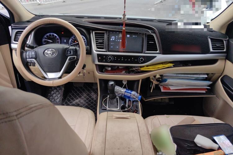 Used Toyota Highlander 2015 2.0T Four-Wheel Drive Elite Edition 7-Seater Center Console
