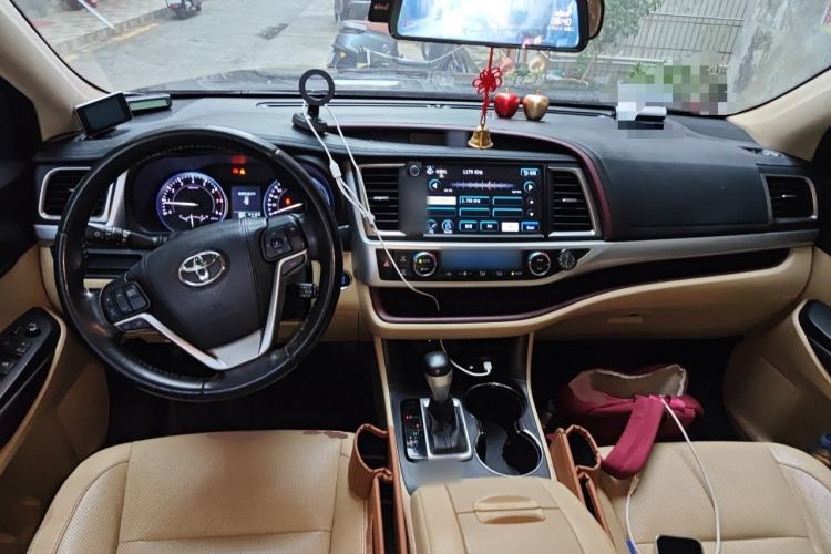 Used Toyota Highlander 2015 2.0T Four-Wheel Drive Luxury Edition 7-Seater Center Console