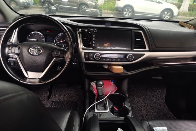Used Toyota Highlander 2015 2.0T Four-Wheel Drive Luxury Edition 7-Seater Center Console