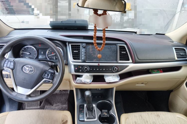 Used Toyota Highlander 2015 2.0T Four-Wheel Drive Elite Edition 7-Seater Center Console