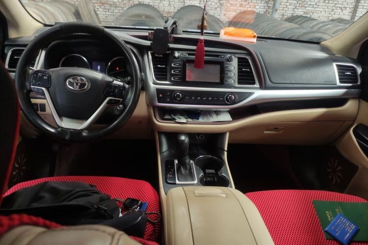 Used Toyota Highlander 2015 2.0T Two-Wheel Drive Elite Edition 5 Seats Center Console