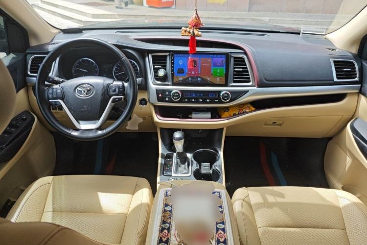 Used Toyota Highlander 2015 2.0T Four-Wheel Drive Luxury Edition 7-Seater Center Console