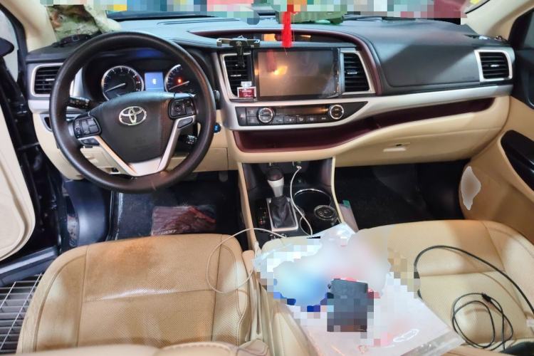 Used Toyota Highlander 2015 2.0T Four-Wheel Drive Luxury Edition 7-Seater Center Console