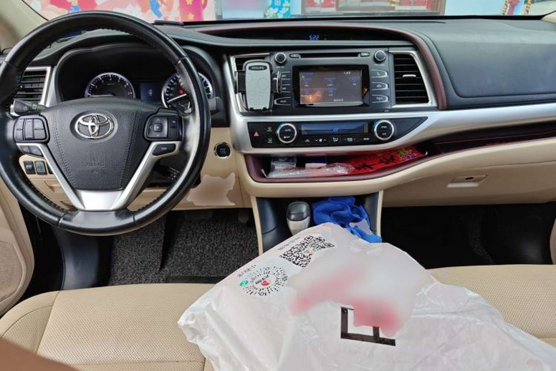 Used Toyota Highlander 2015 2.0T Two-Wheel Drive Luxury Edition 7 Seats Center Console