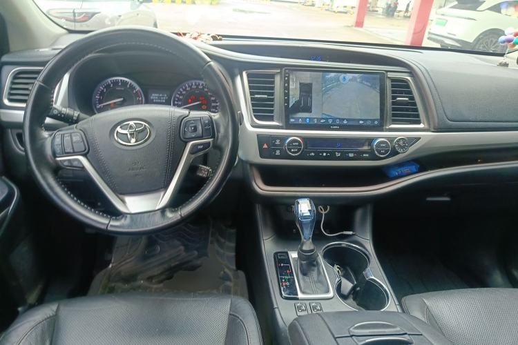 Used Toyota Highlander 2015 2.0T Four-Wheel Drive Luxury Edition 7-Seater Center Console