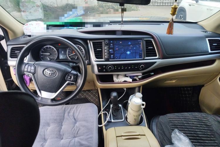 Used Toyota Highlander 2015 2.0T Two-Wheel Drive Elite Edition 7 Seats Center Console