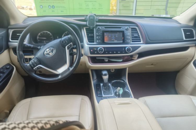 Used Toyota Highlander 2015 2.0T Four-Wheel Drive Luxury Edition 7-Seater Center Console