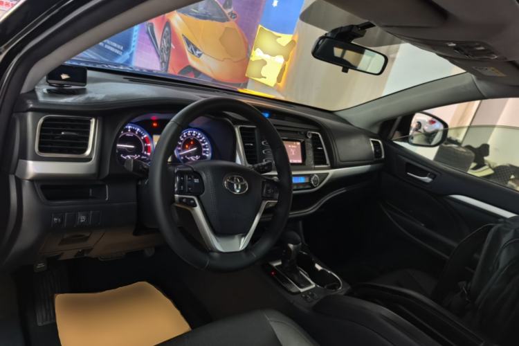 Used Toyota Highlander 2015 2.0T Four-Wheel Drive Luxury Edition 7-Seater Center Console