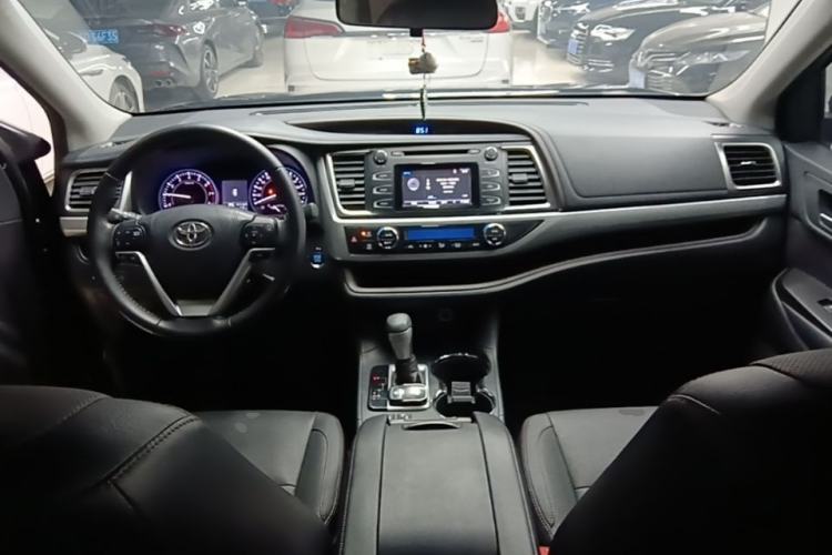 Used Toyota Highlander 2015 2.0T Four-Wheel Drive Luxury Edition 7-Seater Center Console