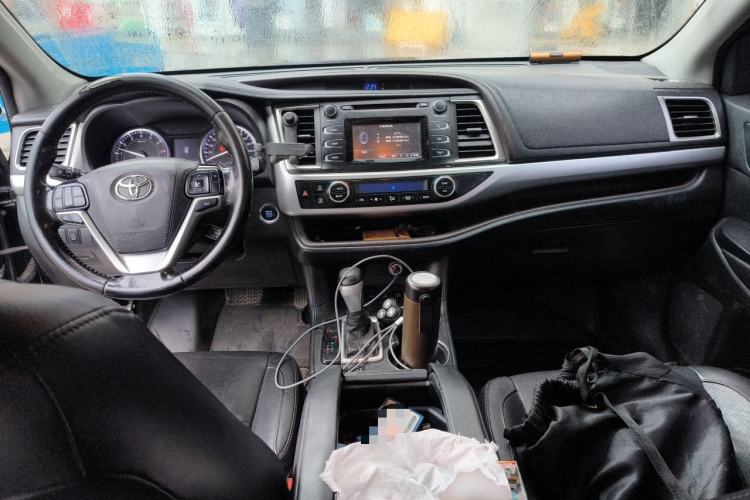Used Toyota Highlander 2015 2.0T Four-Wheel Drive Luxury Edition 7-Seater Center Console