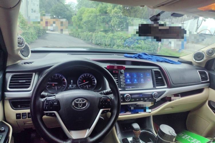 Used Toyota Highlander 2015 2.0T Four-Wheel Drive Luxury Edition 7-Seater Center Console