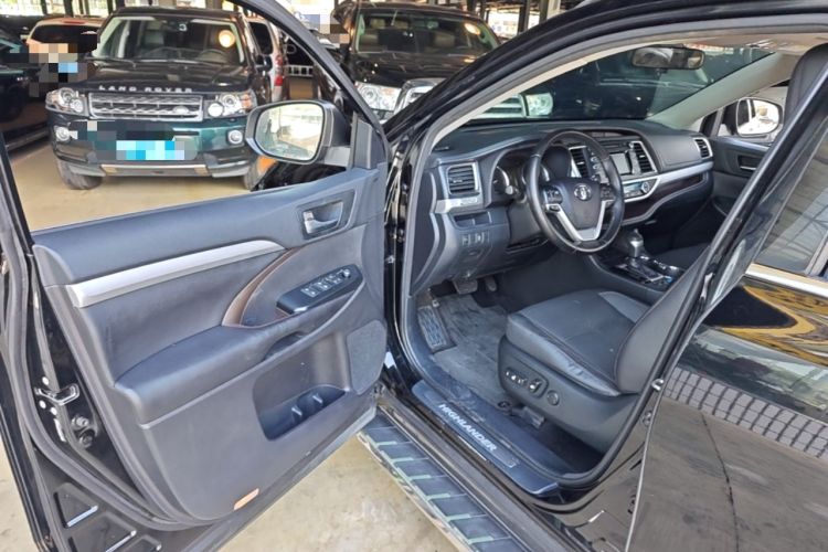Used Toyota Highlander 2015 2.0T Two-Wheel Drive Luxury Edition 7 Seats Driver Seat