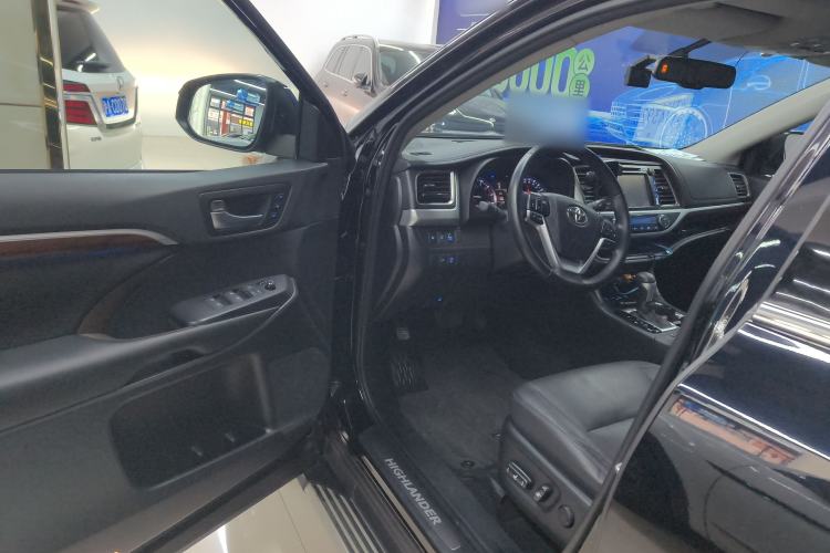 Used Toyota Highlander 2015 2.0T Four-Wheel Drive Ultimate Edition 7-Seater Driver Seat