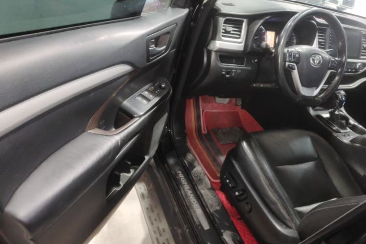 Used Toyota Highlander 2015 2.0T Four-Wheel Drive Luxury Edition 7-Seater Driver Seat