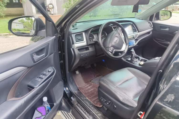 Used Toyota Highlander 2015 2.0T Four-Wheel Drive Luxury Edition 7-Seater Driver Seat