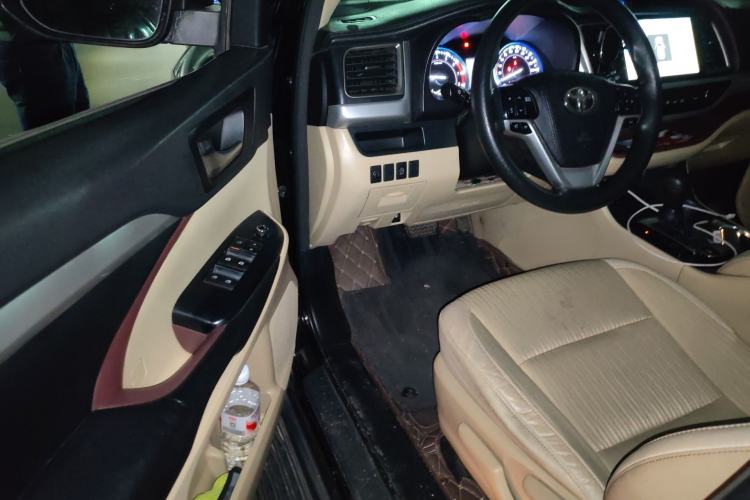 Used Toyota Highlander 2015 2.0T Four-Wheel Drive Elite Edition 7-Seater Driver Seat